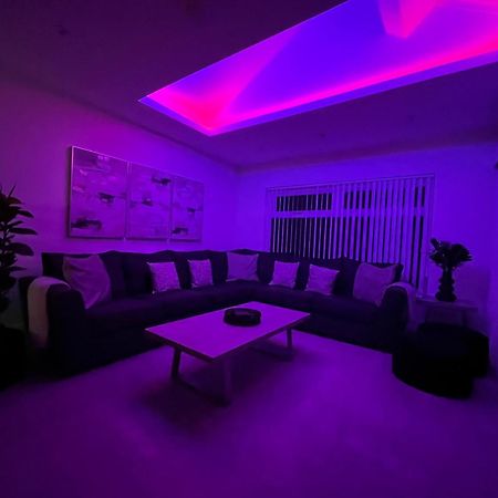 Luxury Property With Hot Tub And Sea Views Oystermouth Екстер'єр фото