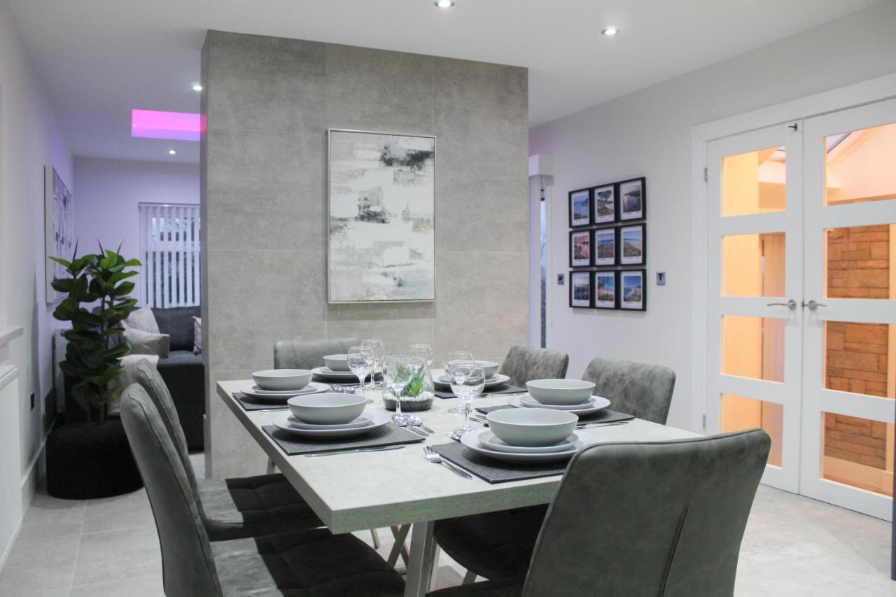 Luxury Property With Hot Tub And Sea Views Oystermouth Екстер'єр фото