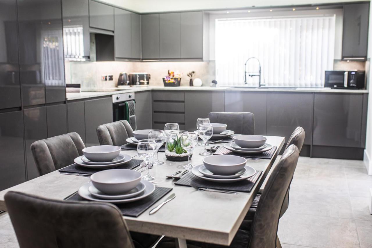 Luxury Property With Hot Tub And Sea Views Oystermouth Екстер'єр фото