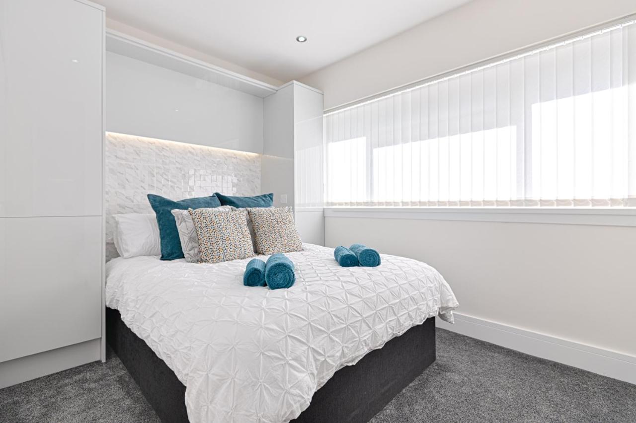 Luxury Property With Hot Tub And Sea Views Oystermouth Екстер'єр фото
