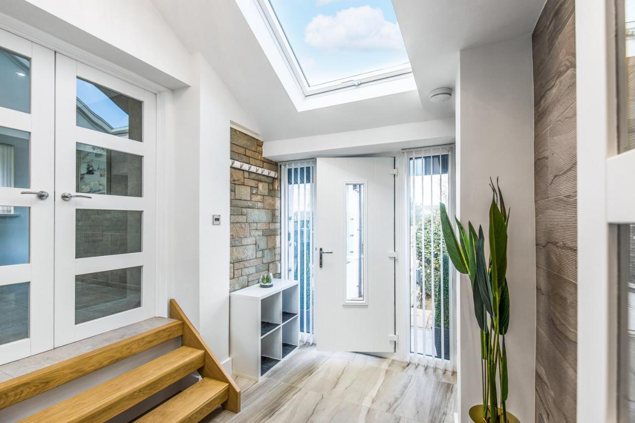 Luxury Property With Hot Tub And Sea Views Oystermouth Екстер'єр фото