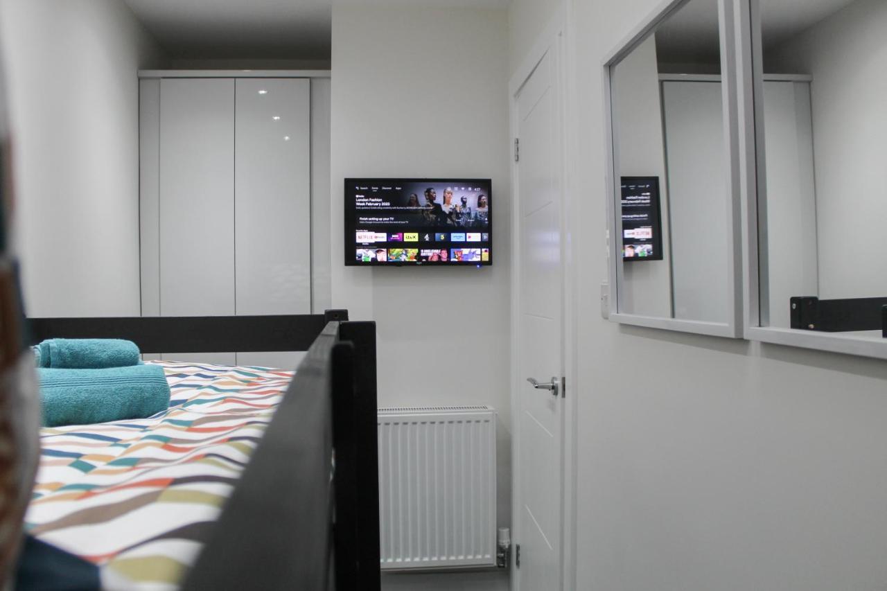Luxury Property With Hot Tub And Sea Views Oystermouth Екстер'єр фото
